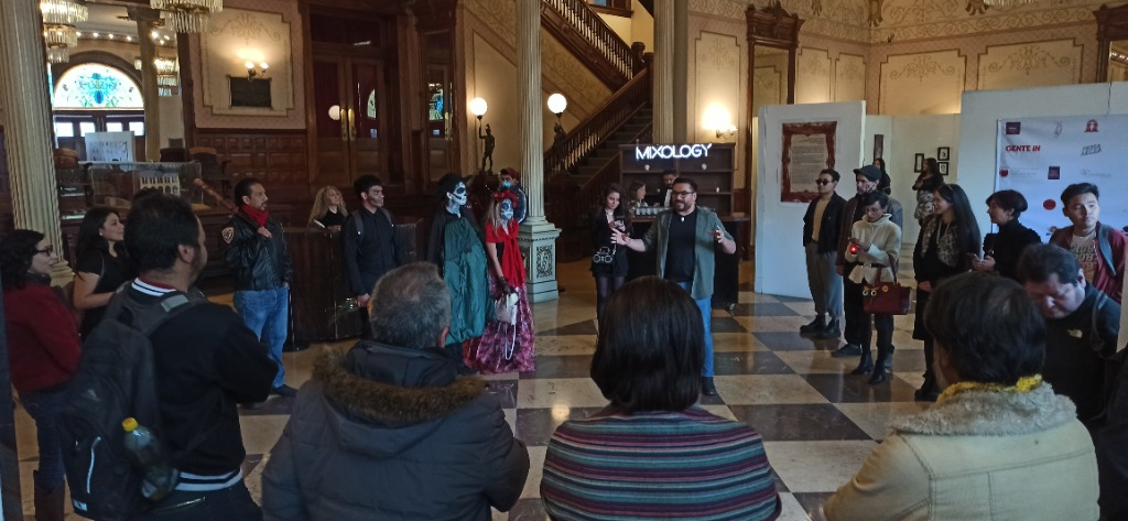 Recepción y experiencia de Mixología temática en el Foyer del Teatro Fernando Calderón.